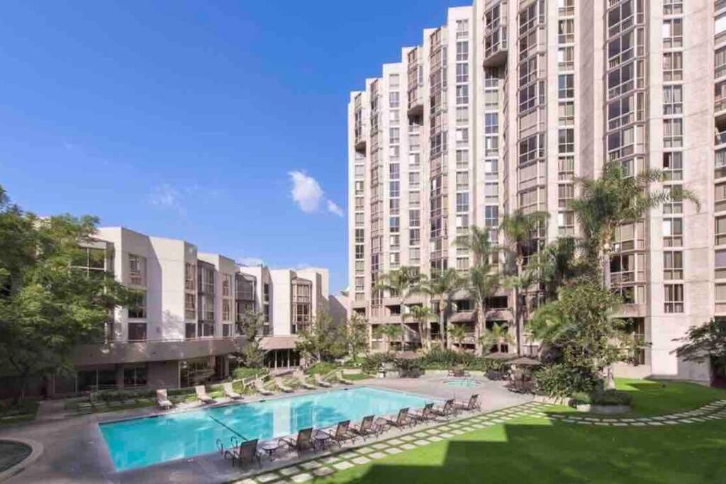 Apartment Big Comfy 2 Bedrooms 2 Baths Unit In Downtown La!